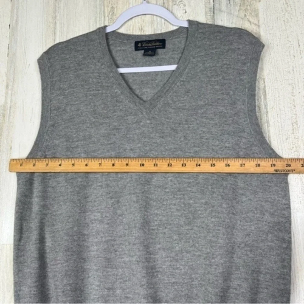 Brooks Brother Mens Extra Fine Merino‎ Wool Vest Size XL Grey V-neck